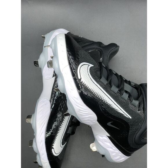 Athletic_Shoes